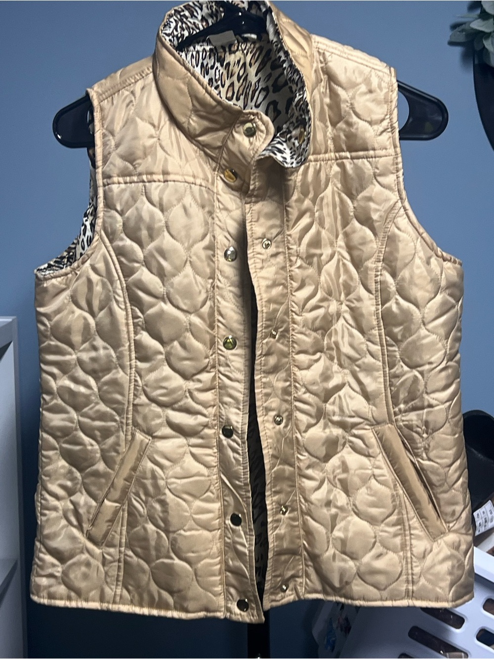 Women's Quilted Cream Puffer Vest with Leopard-Print Lining